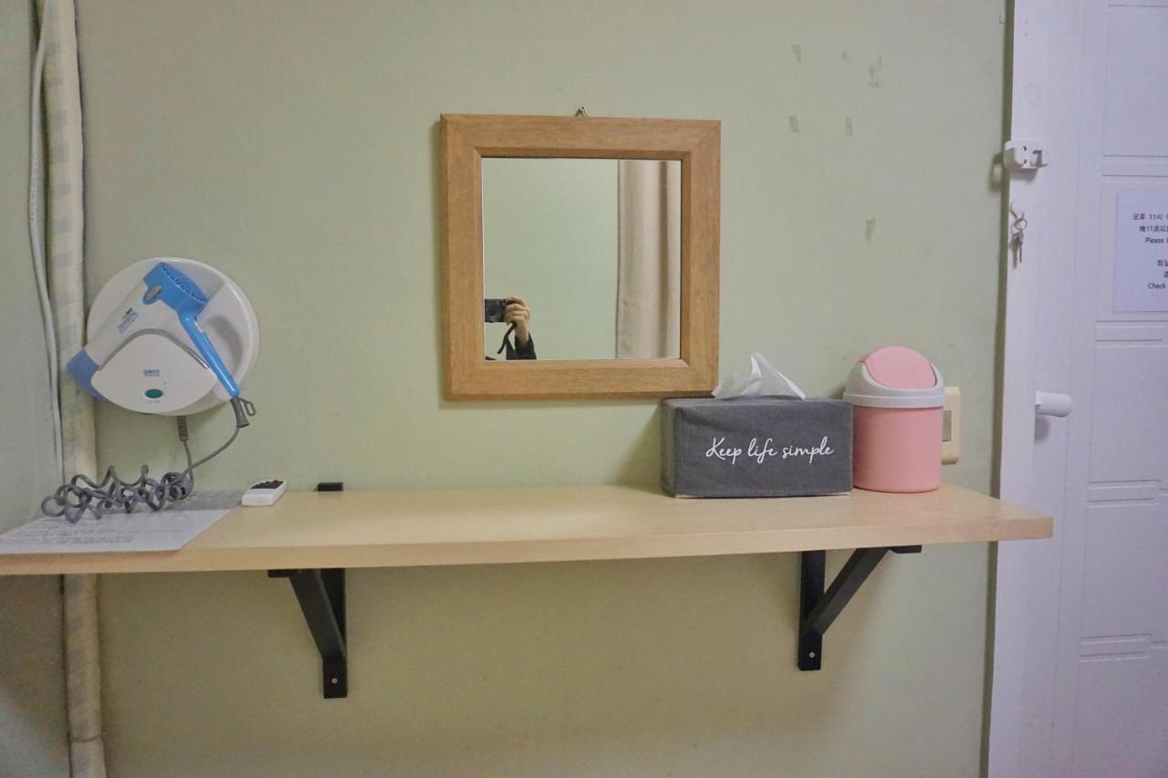 Tiara Guesthouse โซล ภายนอก รูปภาพ