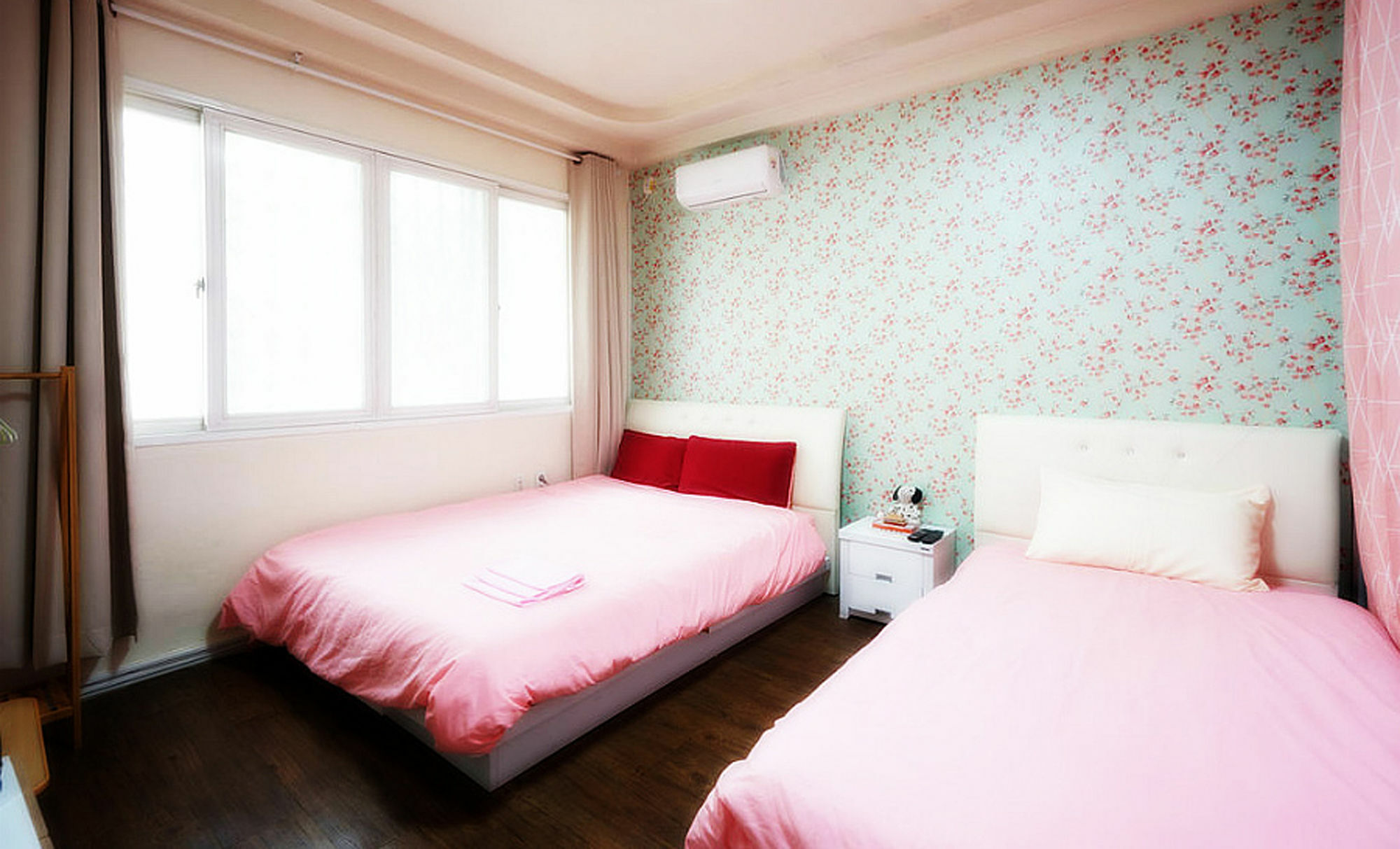 Tiara Guesthouse โซล ภายนอก รูปภาพ