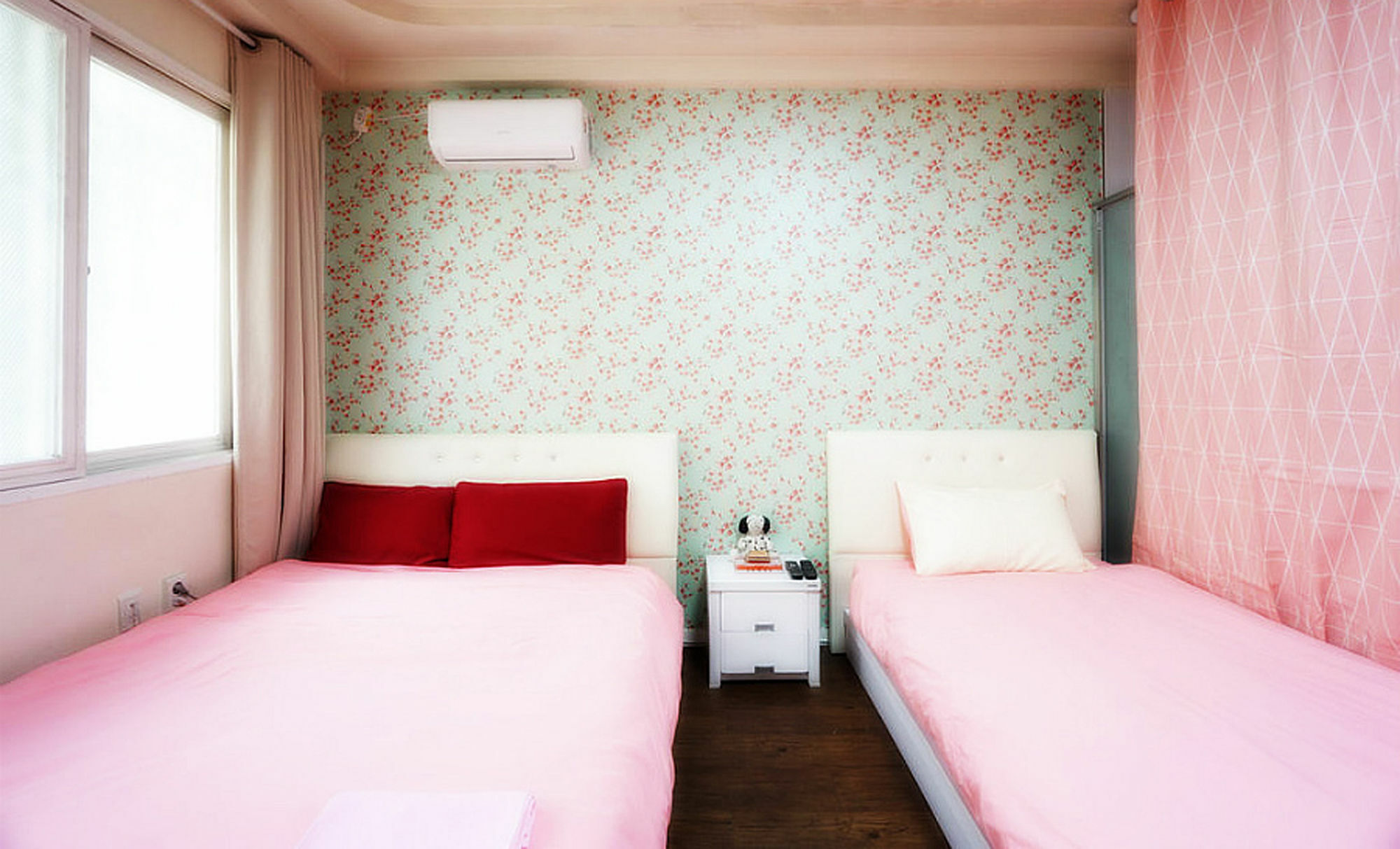 Tiara Guesthouse โซล ภายนอก รูปภาพ